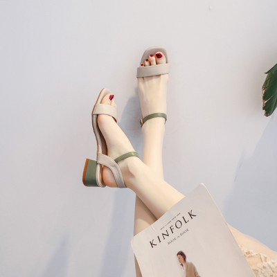 Naiste vabaaja sandaalid õhukeste rihmade ja madala paksu kontsaga