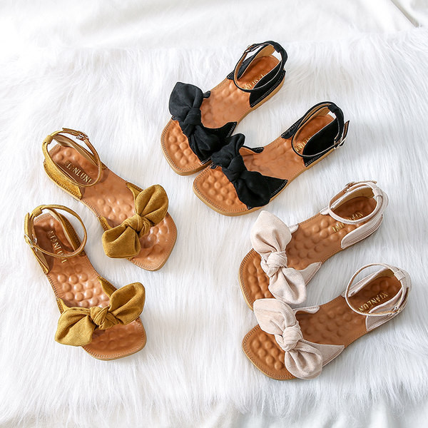 Alkalmi női szandál - lapos talppal és szalaggal