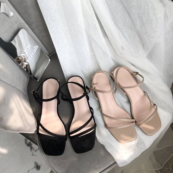 Moodsad naiste sandaalid kahes värvitoonis