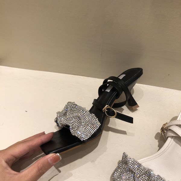 Uus mudel naiste sandaalid kividega ja ökonahast rihmadega