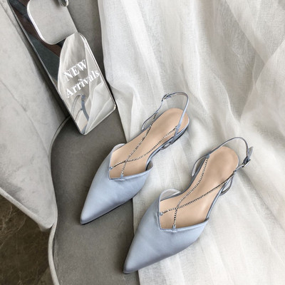 Naiste sandaalid kividega rihmaga