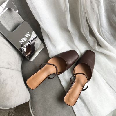 Naiste sandaalid kunstnahast või madala kontsaga tekstiilist