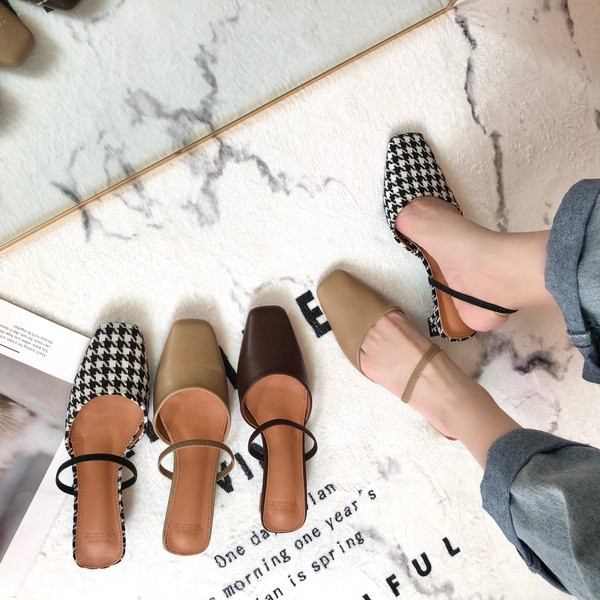 Naiste sandaalid kunstnahast või madala kontsaga tekstiilist