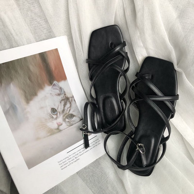 Uus ristrihmadega sandaalide mudel