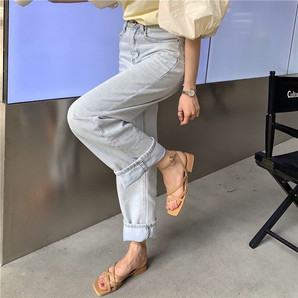 Uus ristrihmadega sandaalide mudel