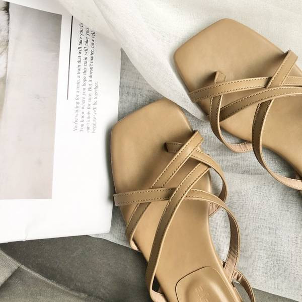 Uus ristrihmadega sandaalide mudel