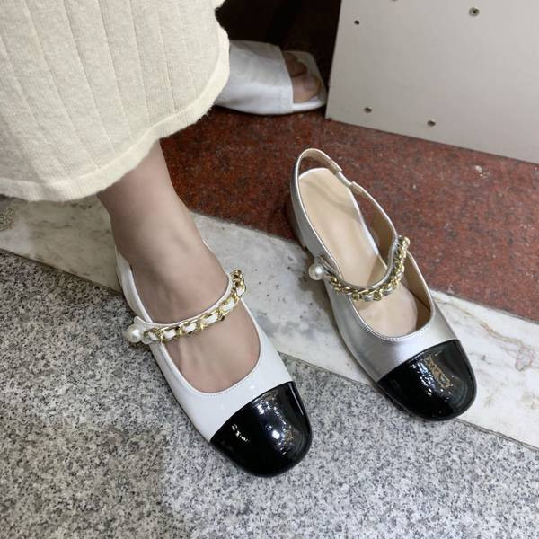 Naiste vabaaja sandaalid suletud varvastega