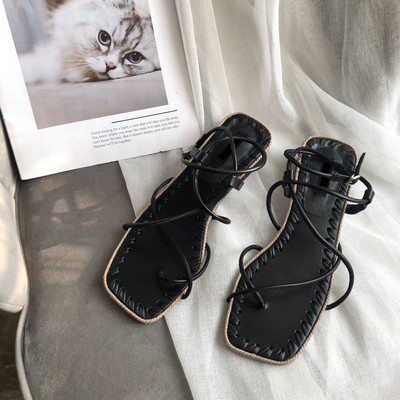 Kahes värvitoonis ristrihmadega vabaaja sandaalid