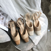 Öko-nahast ja tekstiilist valmistatud naiste sandaalid