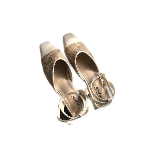 Öko-nahast ja tekstiilist valmistatud naiste sandaalid