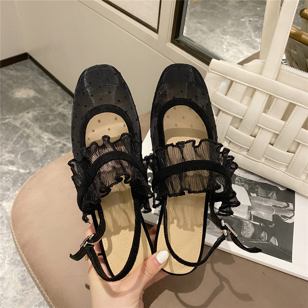 Naiste lokkidega tekstiilist sandaalid