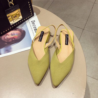 Lihtne terava mustriga sandaalid