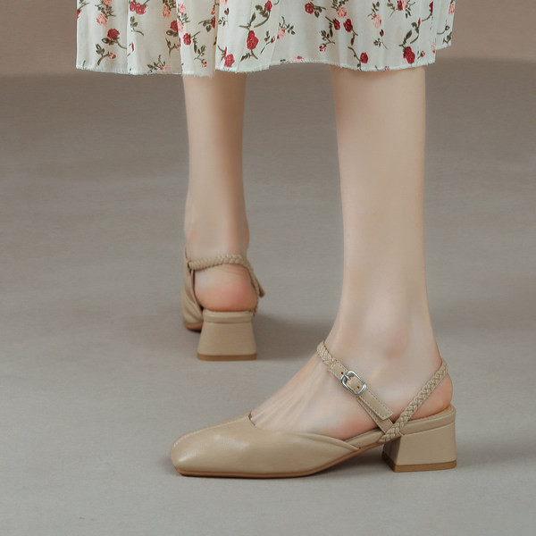 Naiste vabaaja sandaalid ökonahast madala paksu kontsaga