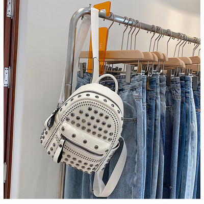 Naiste kunstnahast seljakott metallist kabega