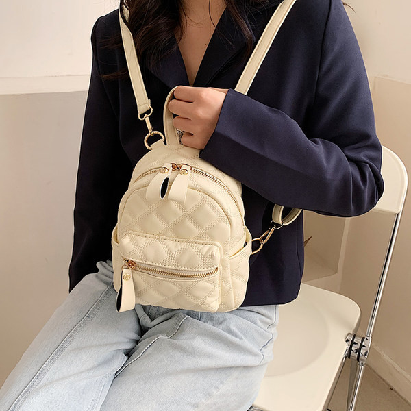 Stiilne naiste miniseljakott lukuga