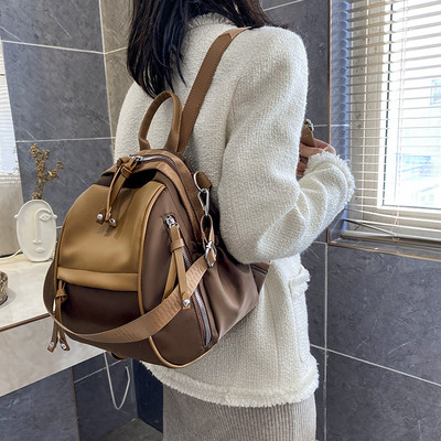 Igapäevane naiste seljakott esitaskuga