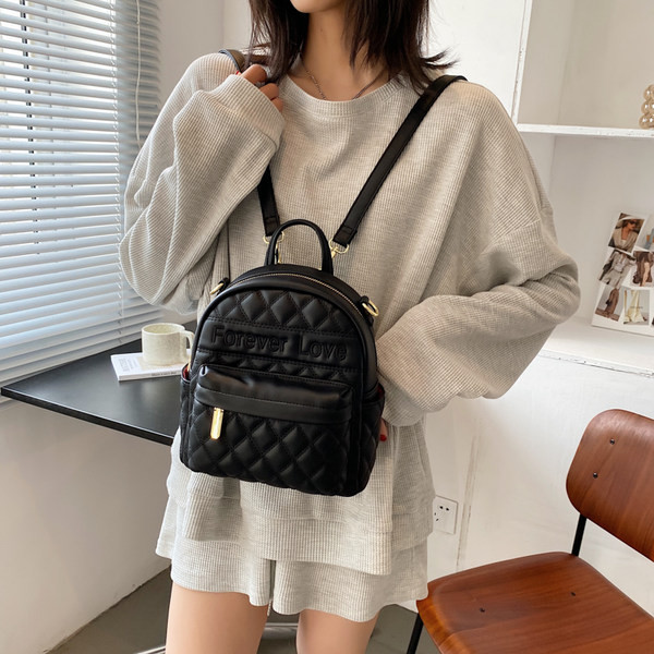 Lihtne mudel naiste nahast seljakott