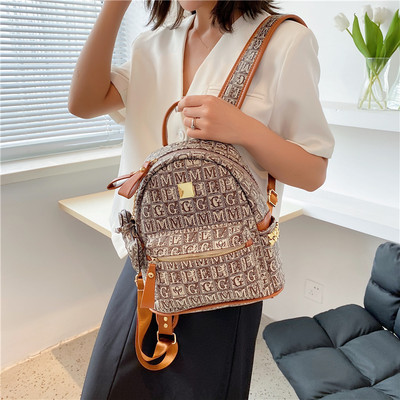 Női hátizsák elülső zsebbel - négy színben