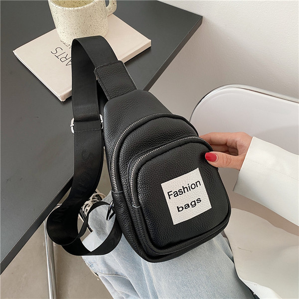 Väike naiste seljakott ühe rihmaga