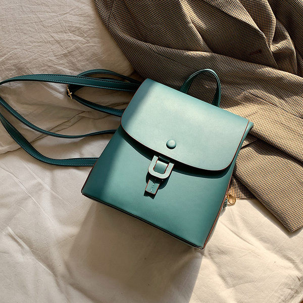 Naiste kunstnahast seljakott mittestandardse lukuga