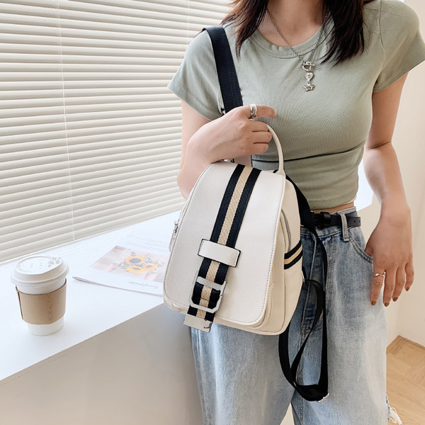 Kaasaegne nahast mini naiste seljakott