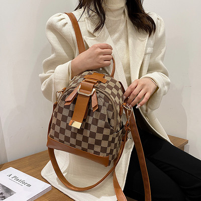 Stílusos női bőrtáska különböző modellekben