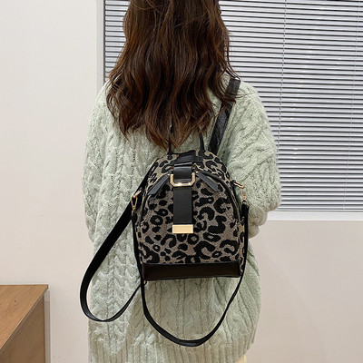 Stílusos női bőrtáska különböző modellekben