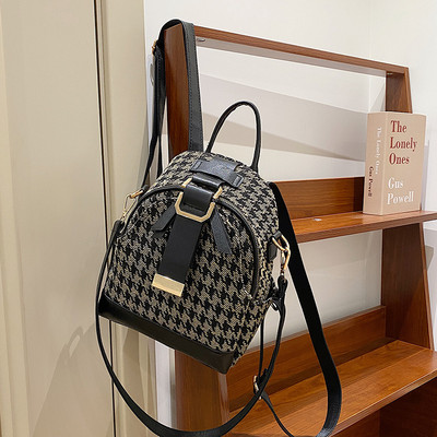 Stílusos női bőrtáska különböző modellekben