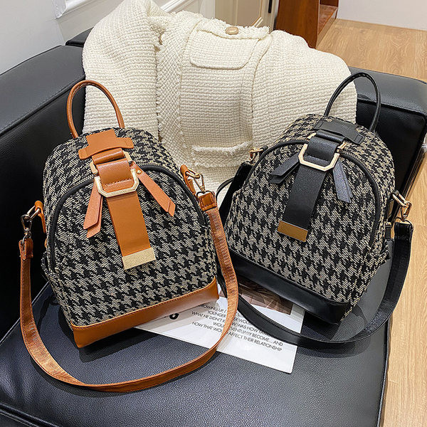 Stílusos női bőrtáska különböző modellekben