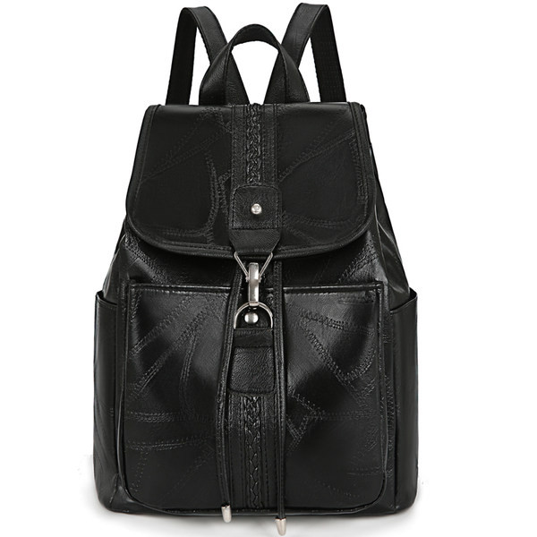 Μοντέρνα γυναικεία τσάντα σε μαύρο χρώμα με αγκράφα