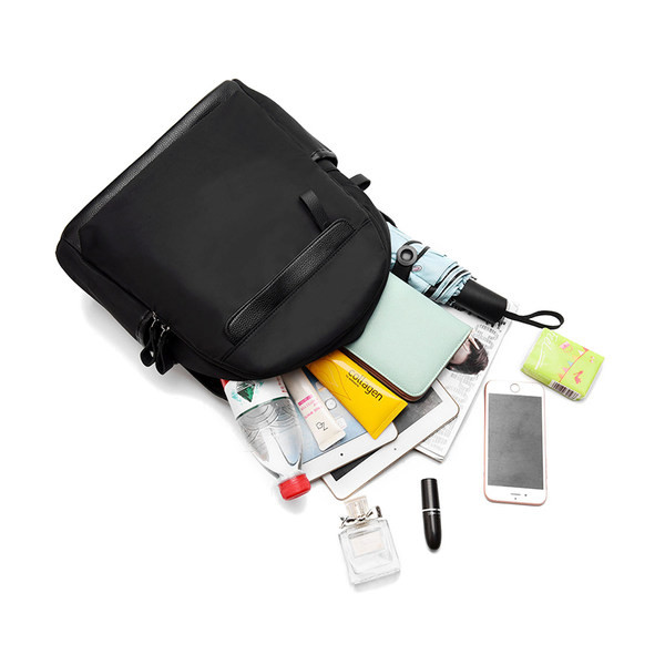 Uus mudel naiste must seljakott õlasangade ja taskuga