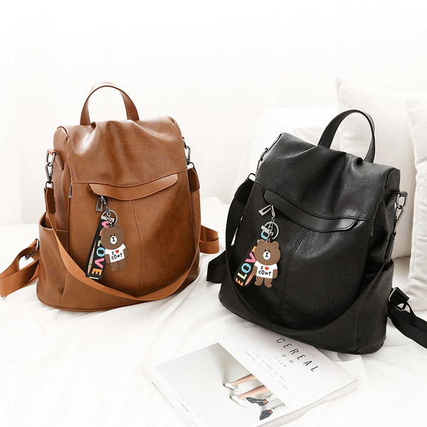 Alkalmi műbőr hátizsák elülső zsebbel