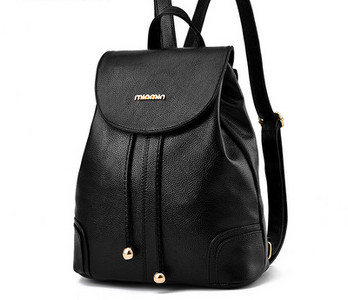 Moodne naiste seljakott metallist embleemiga - kolme värvi