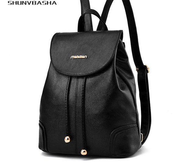 Moodne naiste seljakott metallist embleemiga - kolme värvi