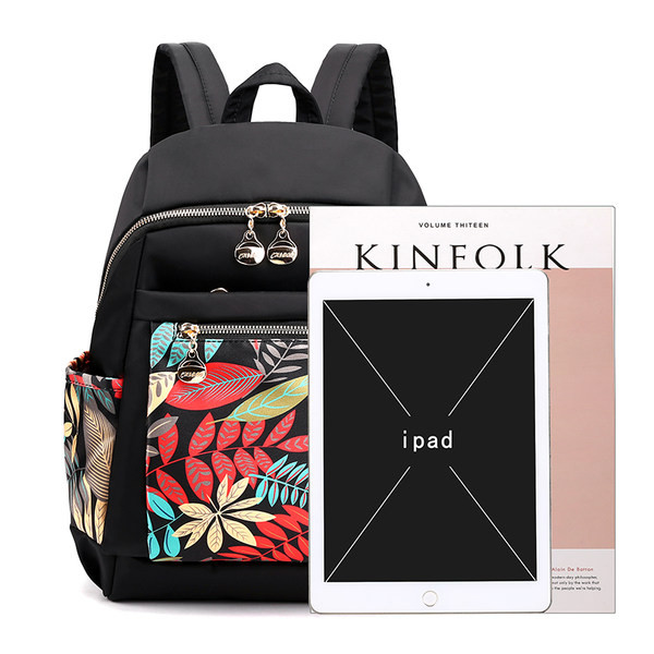 Női vászon táska színes rátéttel és elülső zsebbel