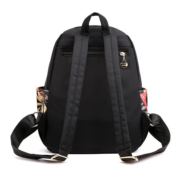 Női vászon táska színes rátéttel és elülső zsebbel