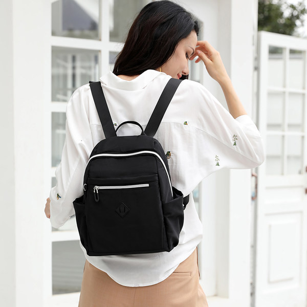 Hétköznapi női hátizsák elülső zsebbel több színben