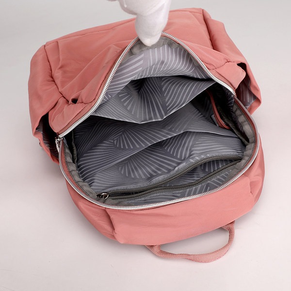 Hétköznapi női hátizsák elülső zsebbel több színben