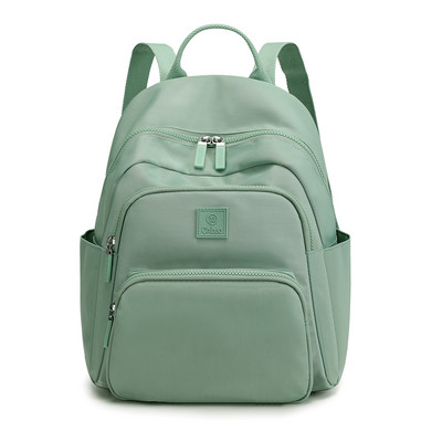 Uue mudeli nahast seljakott esitaskute ja tekstiilist käepidemetega