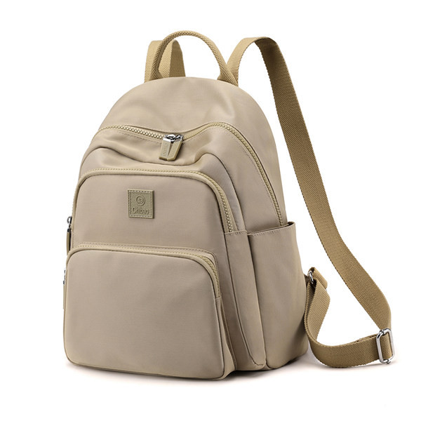 Uue mudeli nahast seljakott esitaskute ja tekstiilist käepidemetega