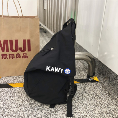 Υφασμάτινο unisex σακίδιο πλάτης με ασύμμετρο κούμπωμα