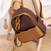 Moodne naiste seljakott tavaline lukuga mudel