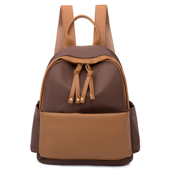 Moodne naiste seljakott tavaline lukuga mudel