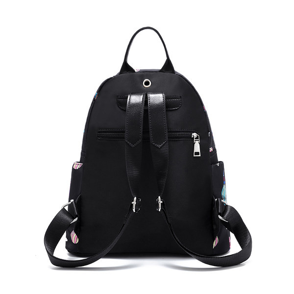 Mustrilise mustriga kangast funktsionaalne seljakott