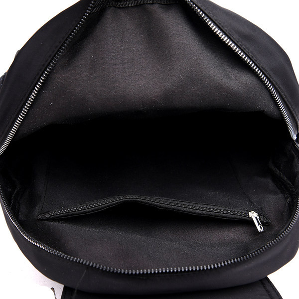 Neljas värvitoonis esitaskuga naiste seljakott