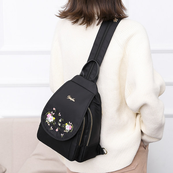 Új modell női hátizsák hímzéssel vagy rátéttel