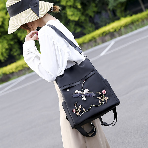 Ежедневна раница с бродерия и камъни за жени