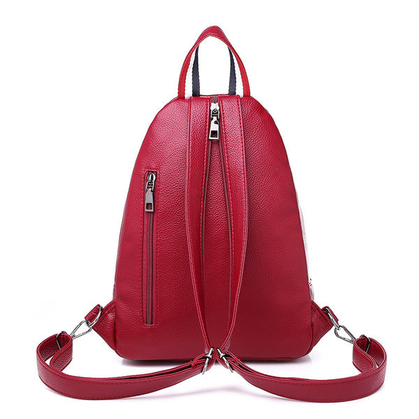 Naiste nahast seljakott luku ja ripatsiga