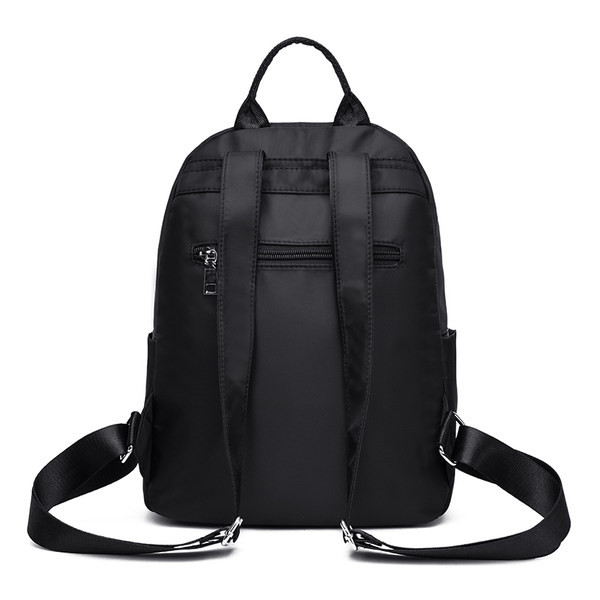 Igapäevasest riidest lukuga seljakott