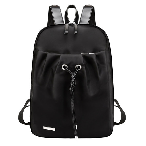 Kolmes värvitoonis esitaskuga naiste seljakott